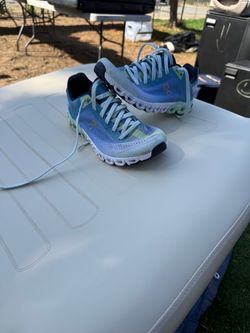 On Running Cloudstratus Sneakers