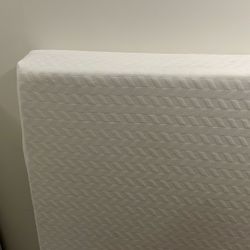 Queen size mattress 