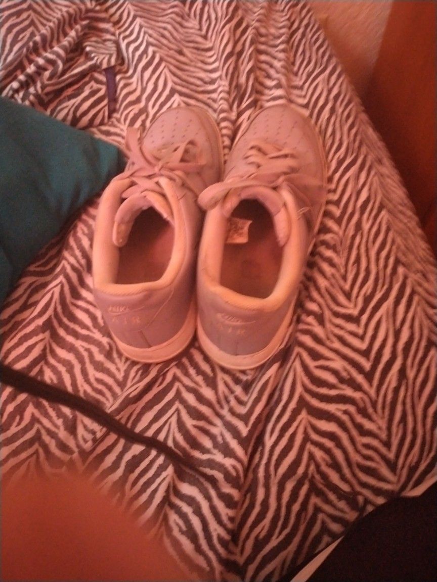 Shoe