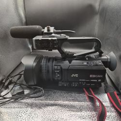 JVC GY-HM170U 4KCAM Camcorder w/ Mic & Charger — Only 23 Hours!