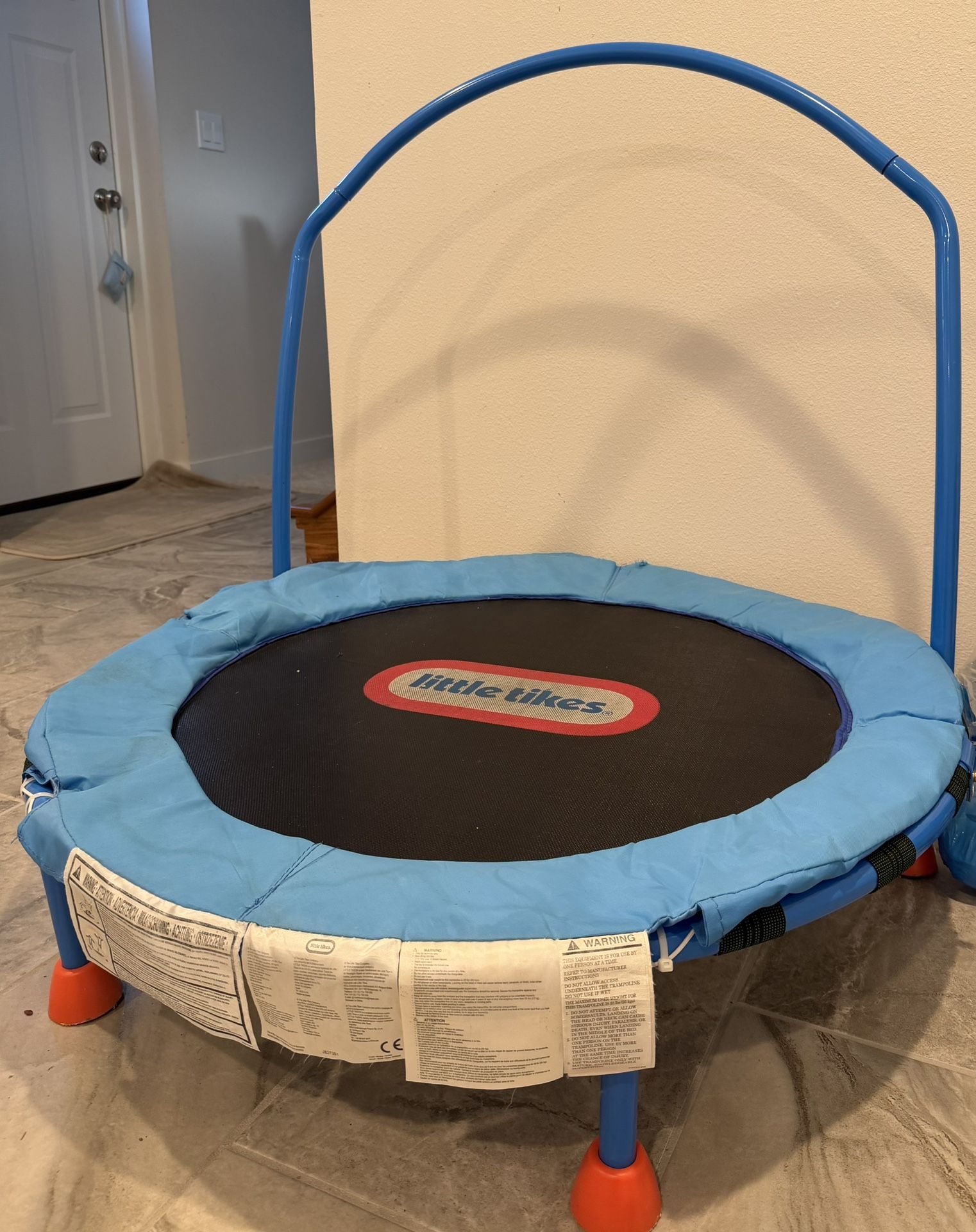 Little Tikes Light-Up 3-foot Trampoline with Folding Handle for Kids