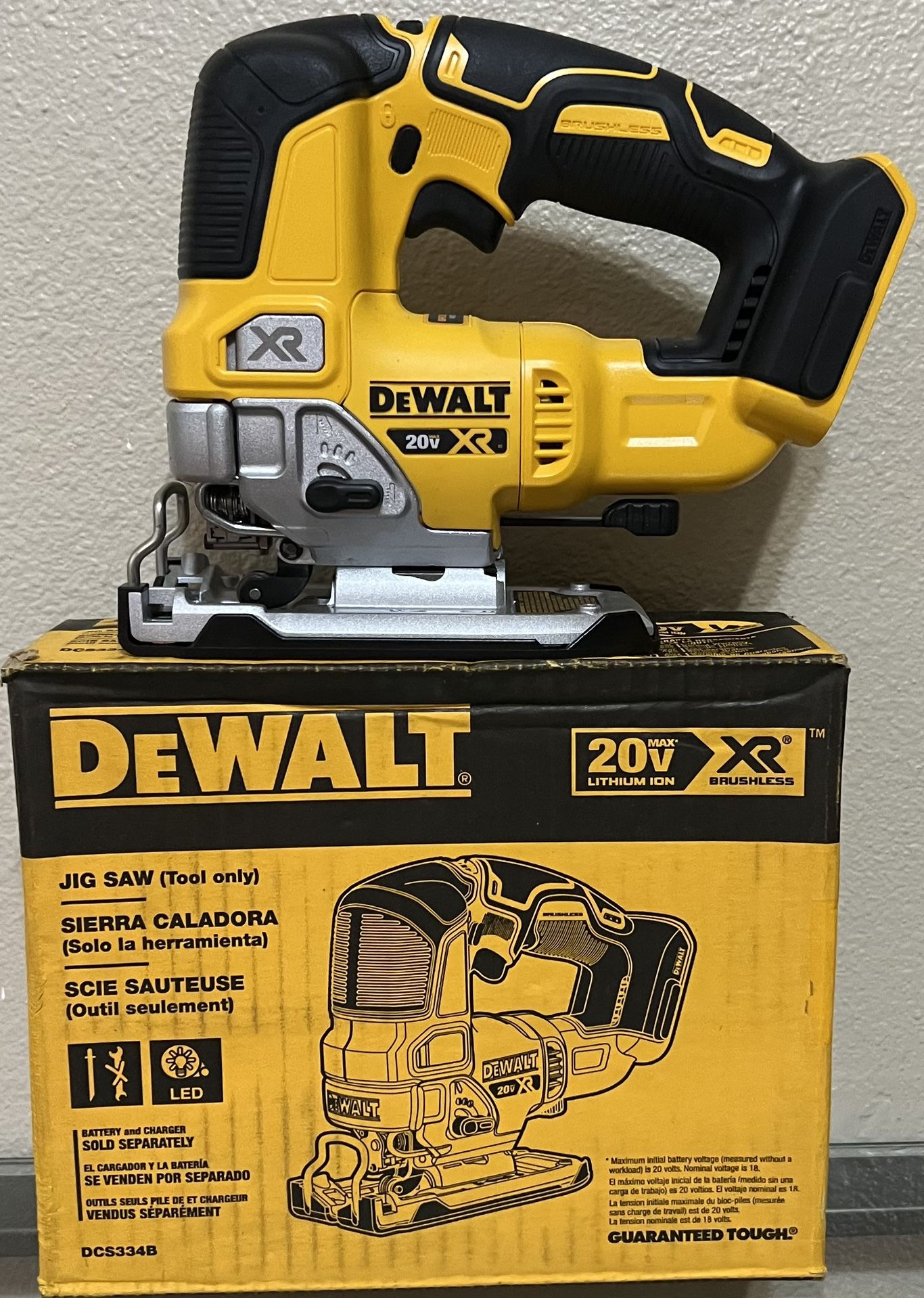 New DEWALT Jig Saw D-Handle XR 20/Volt. (Tool-Only)