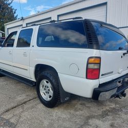 2005 Chevrolet Suburban LT 4WD 