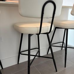 2 Bar Stool Set 26”