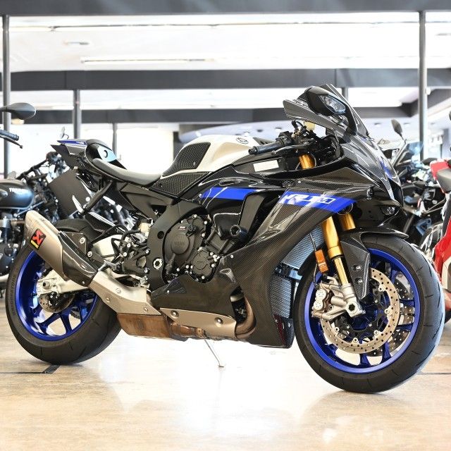 2023 YAMAHA R1M