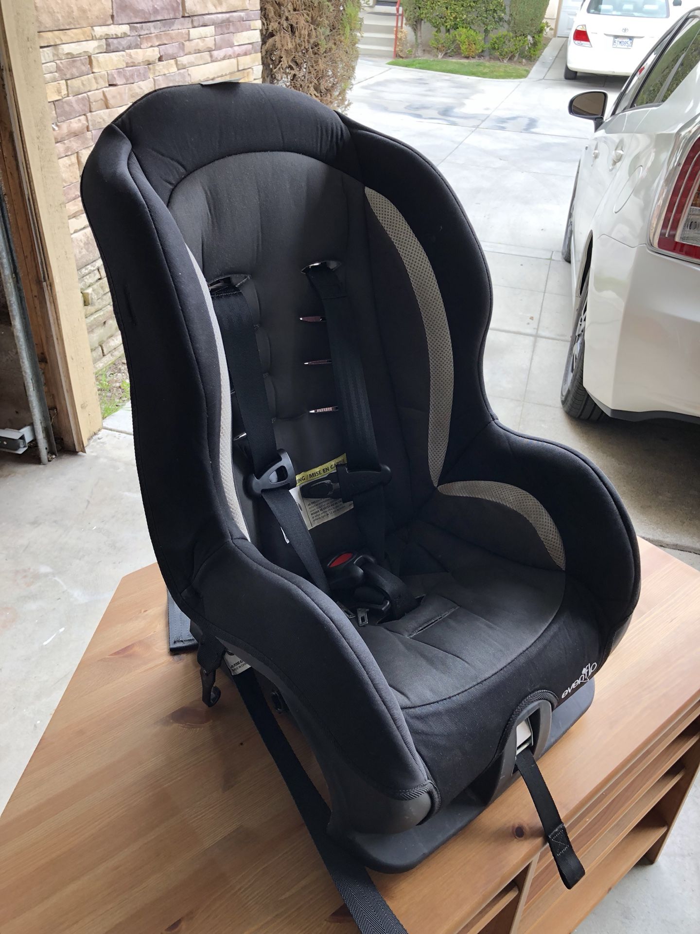 Evenflo Tribute Sport Convertible Car Seat, Maxwell