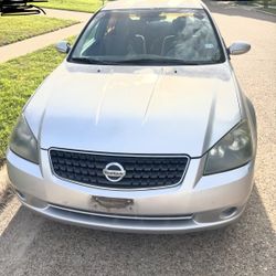 Altima Nissan 