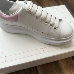 Alexander McQueen Women Shoe Size 40