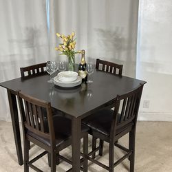 Compact Counter Height Table & 4 Chairs  PERFECT FOR APARTMENT
