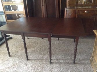 Mahogany drop leaf/ gate leg table