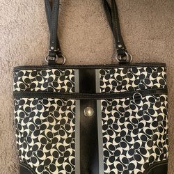 Coach Purse Black and White Chelsea