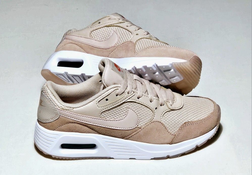 WOMEN'S SIZES 8: NIKE AIR MAX SC RUNNERS!!