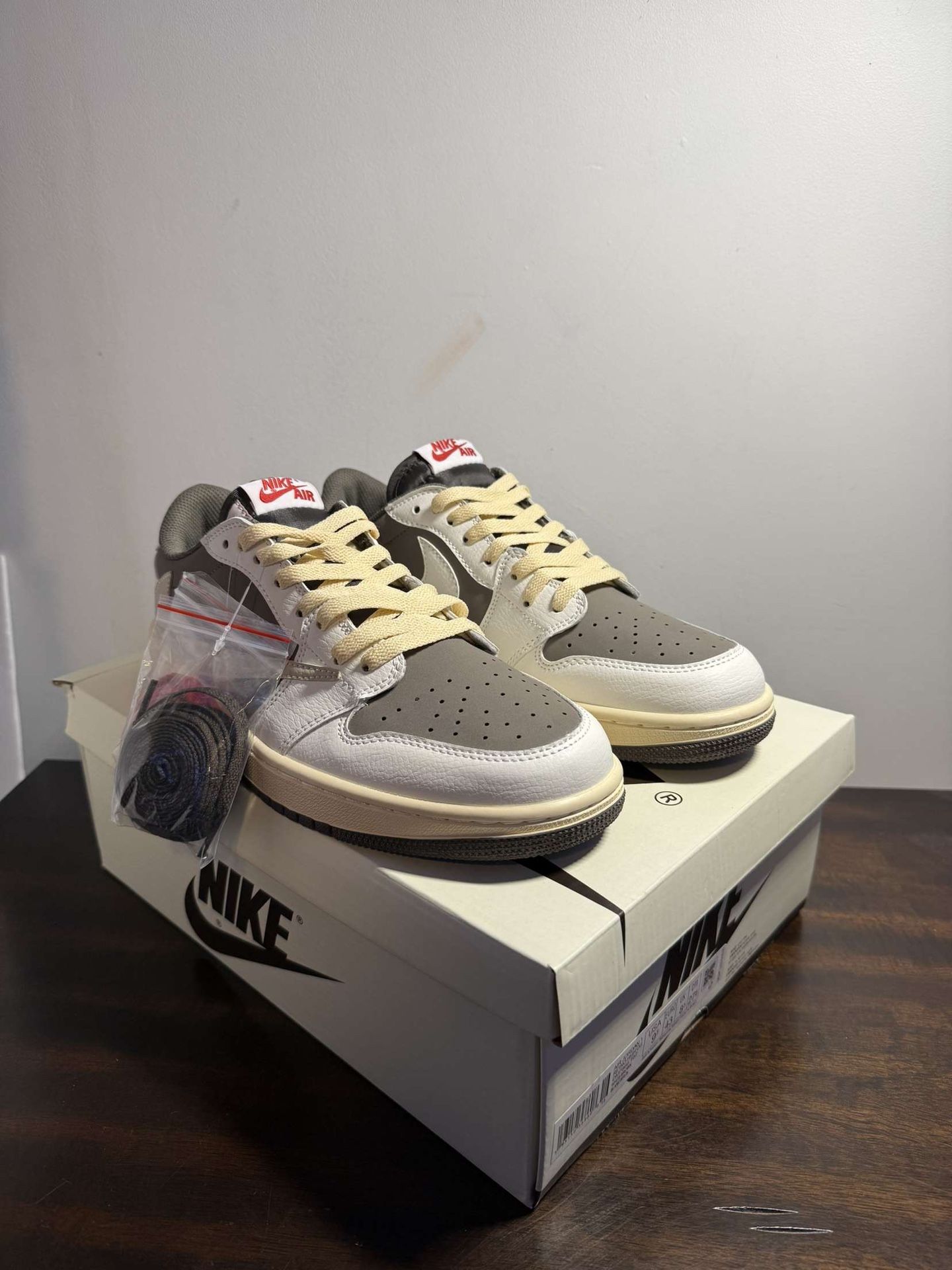 Jordan 1 Low Travis Scott Reverse Mocha