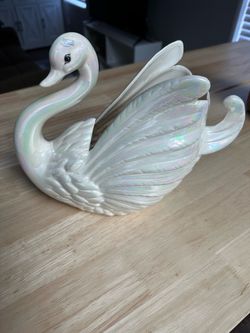 Swan flower pot