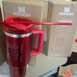 STARBUCKS X STANLEY HOLIDAY RED 40 OZ Trades Welcome Ipad 