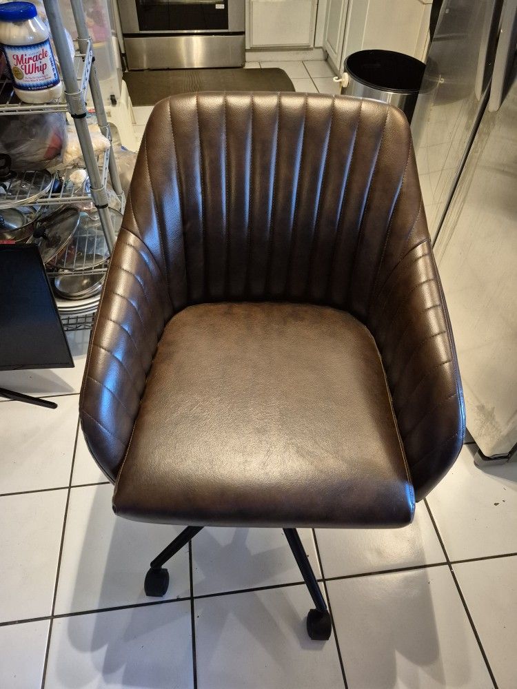 Nice Used Brown Swivel Office Chair.