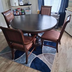 Round Dining Room Table with leaf and 5 Chairs