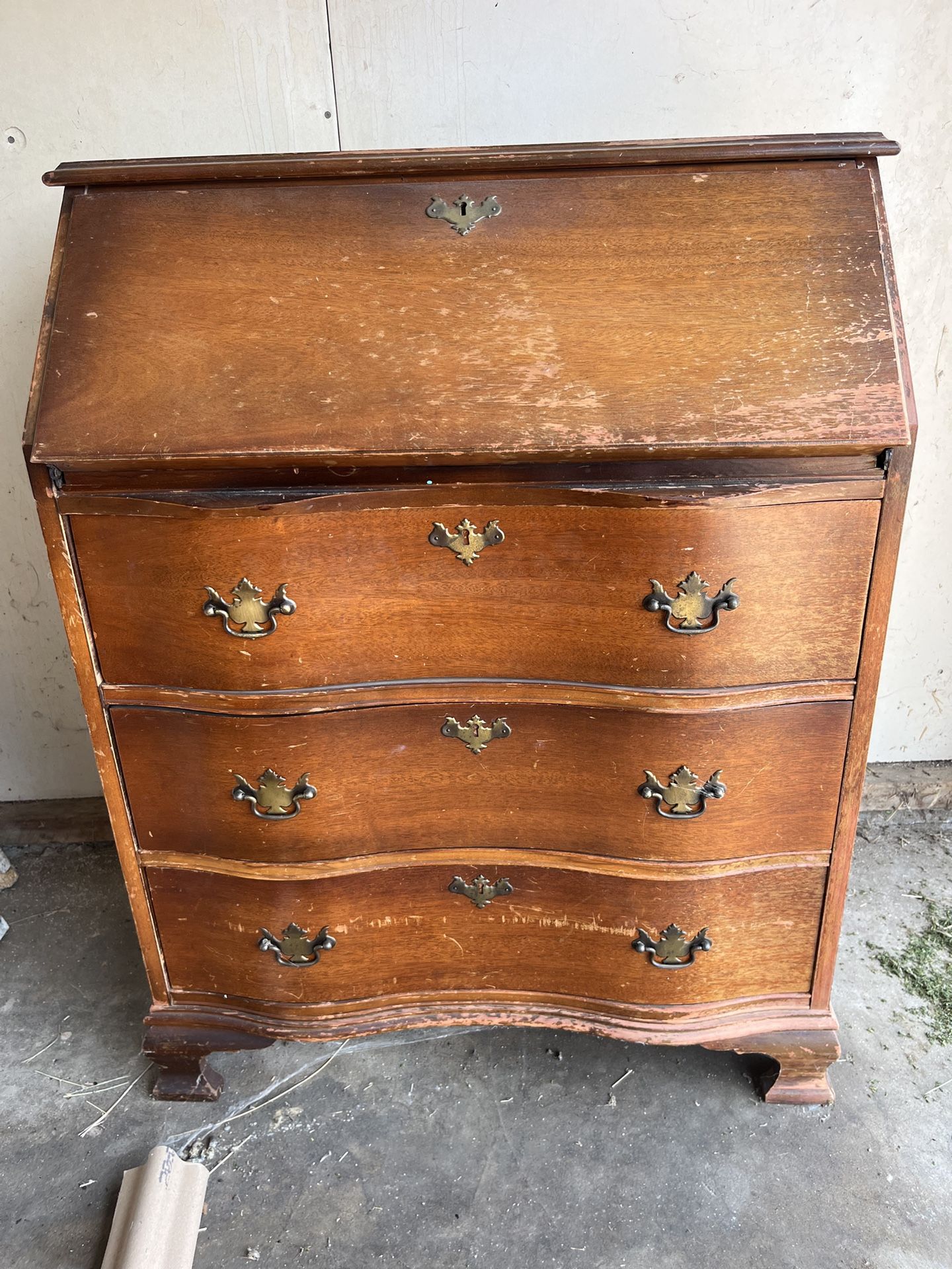 Desk/Dresser