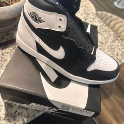 Air Jordan 1 Retro High Black White