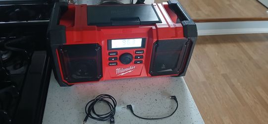 Milwaukee jobsite radio