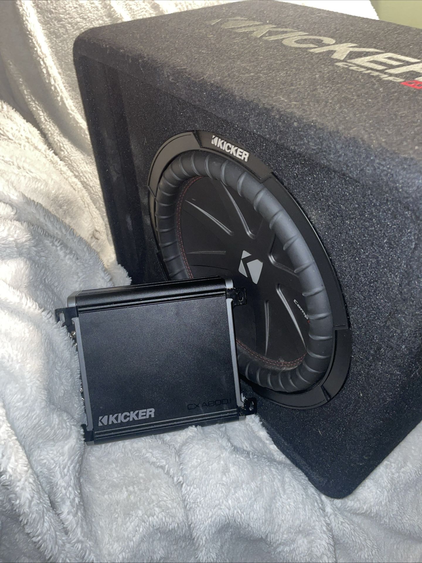 Upgrade Your Car Audio: Used Kicker Subwoofer & Amplifier System Deep Bass!