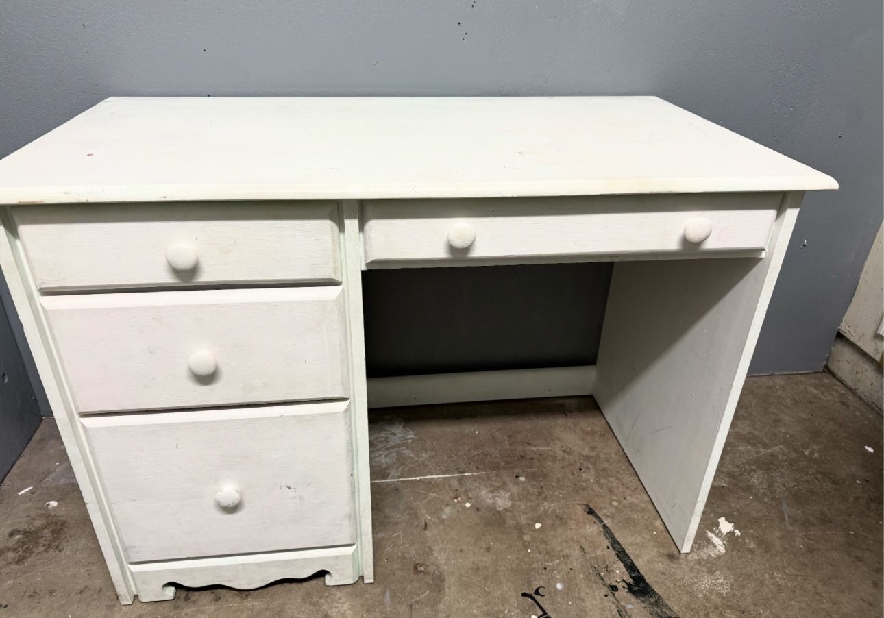 White Wood Desk