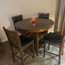 Kitchen Table Excellent Condition 