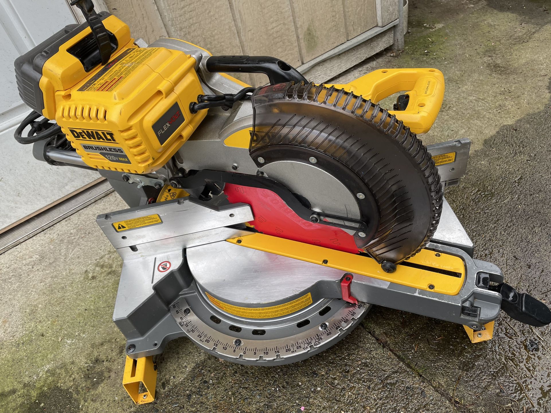 Dewalt Flexvolt 12” Compound Sliding Miter Saw