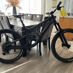 Carbon Trek Slash 9.8 Sram GX AXS 29” XL Frame Mountain Bike Bicycle