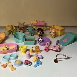 Littlest Pet Shop bundle - 20+ figures, accessories, and playsets 