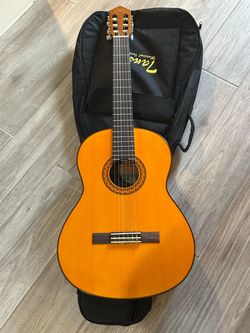 Classical Nylon String Acoustic Guitar with Gig Bag
