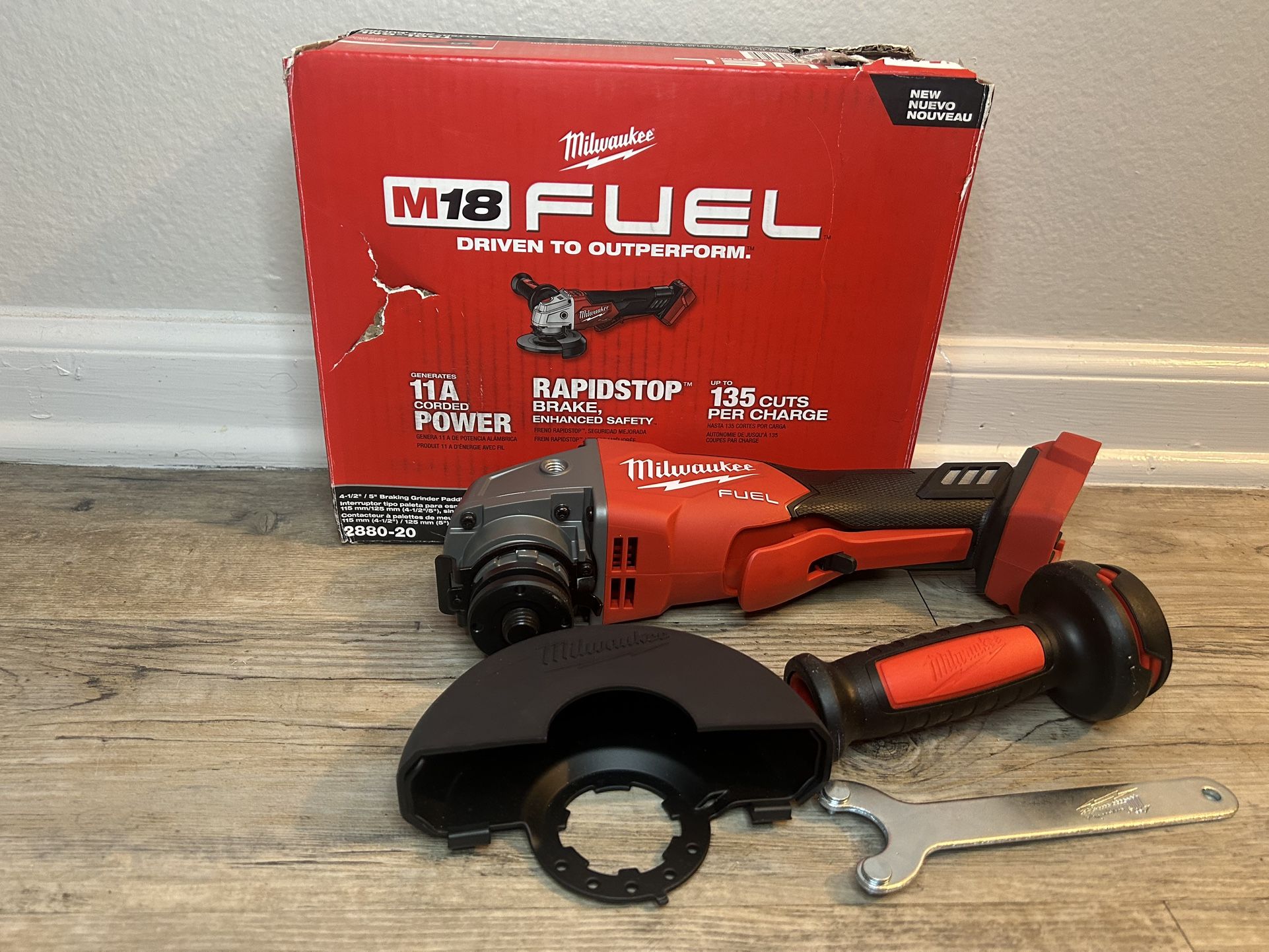 Milwaukee M18 FUEL 18V Lithium-lon Brushless Cordless 4-1/2 in./ 5 in. Grinder w/Paddle Switch (Tool-Only)