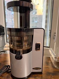 Omega Slow Juicer