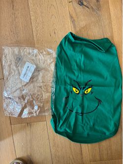 NEW~ CHRISTMAS  “GRINCH” DOG SHIRT (LARGE)