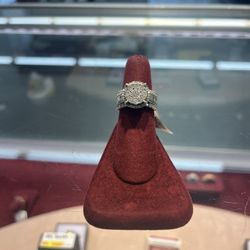 Engagement Ring 10k 7.0 Grms Size 7