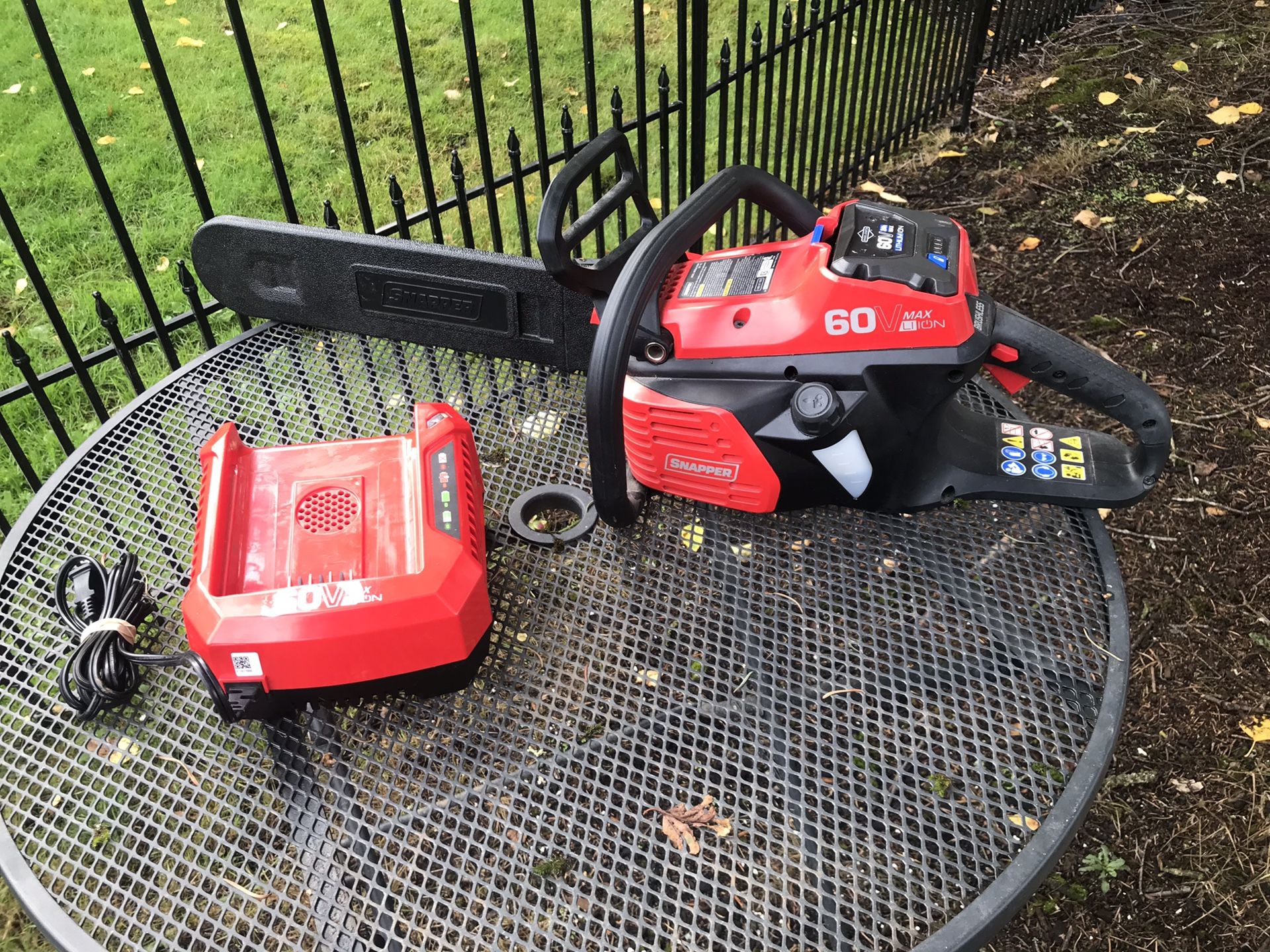 Snapper 60V Chainsaw 2Ah Battery and Charger for Sale in Vancouver, WA