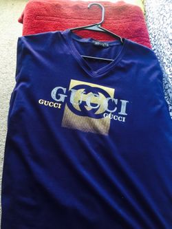 Gucci v neck T XXL
