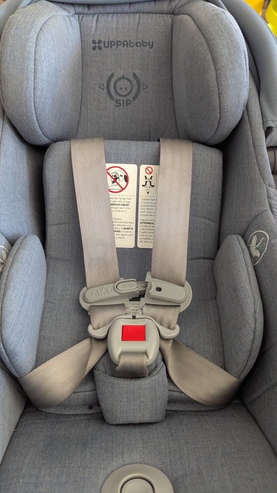 Uppababy Mesa V2 With Base
