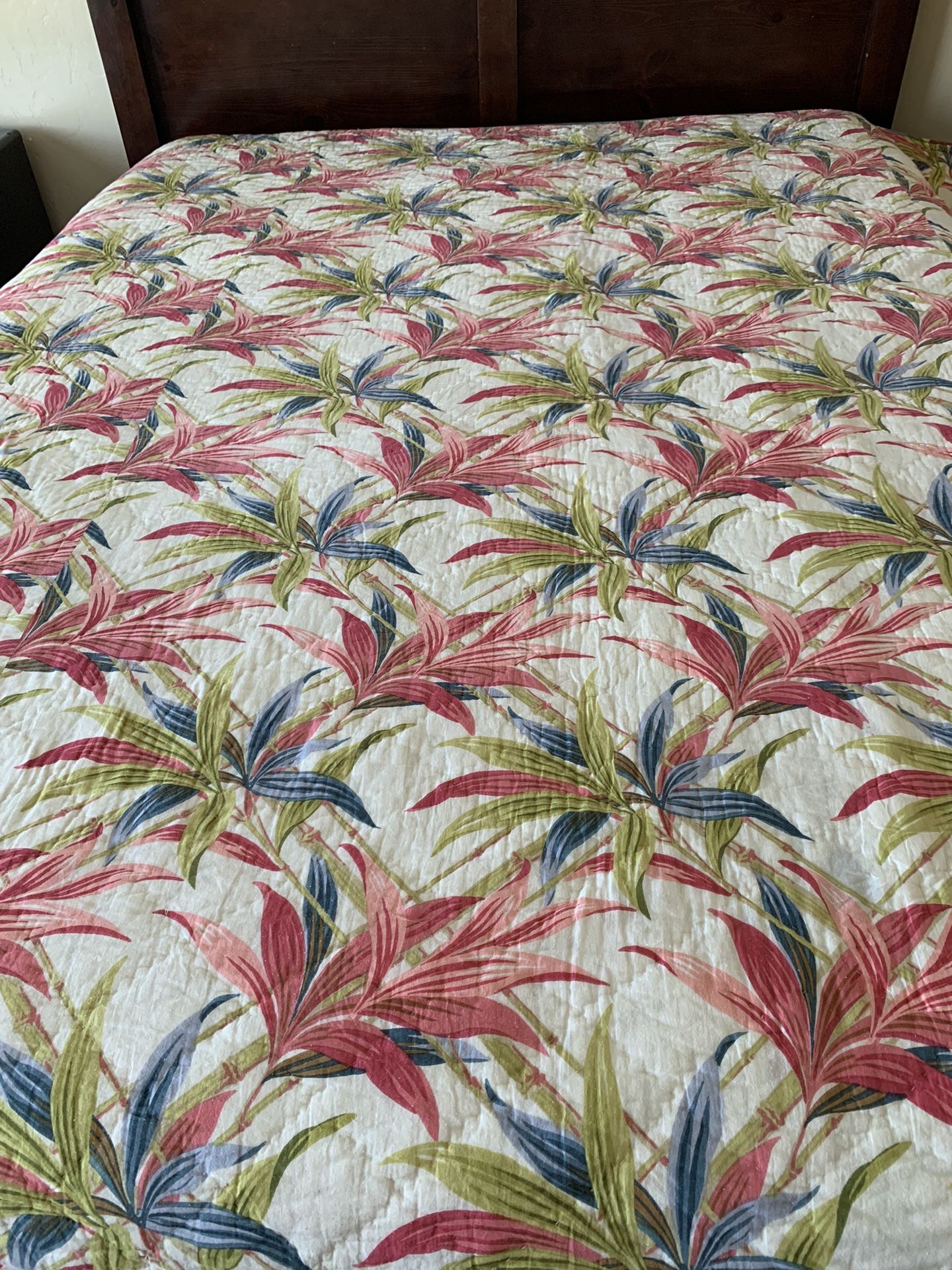 Pottery Barn Hawaiian Tropical KING Quilt Reversible for Sale in Gilbert, AZ OfferUp