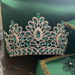 Green Quinceañera Items Can Also Be Sold Separate 