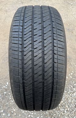 Bridgestone 275/50/22 (1) Tire