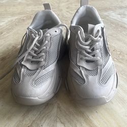 Steve Madden Possession Gray Women's Athletic Sneakers Athletic Shoes for Women 7.5 M