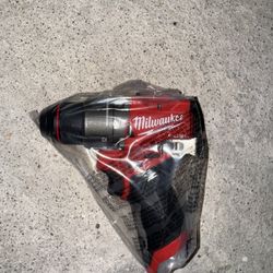 M12 Milwaukee fuel Drill