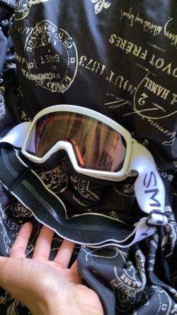 snow goggles