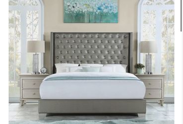 King Size  Gray Diamond Tufted Bed!  