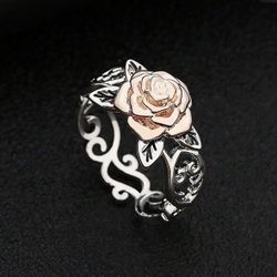 Woman’s 2 tone floral ring
