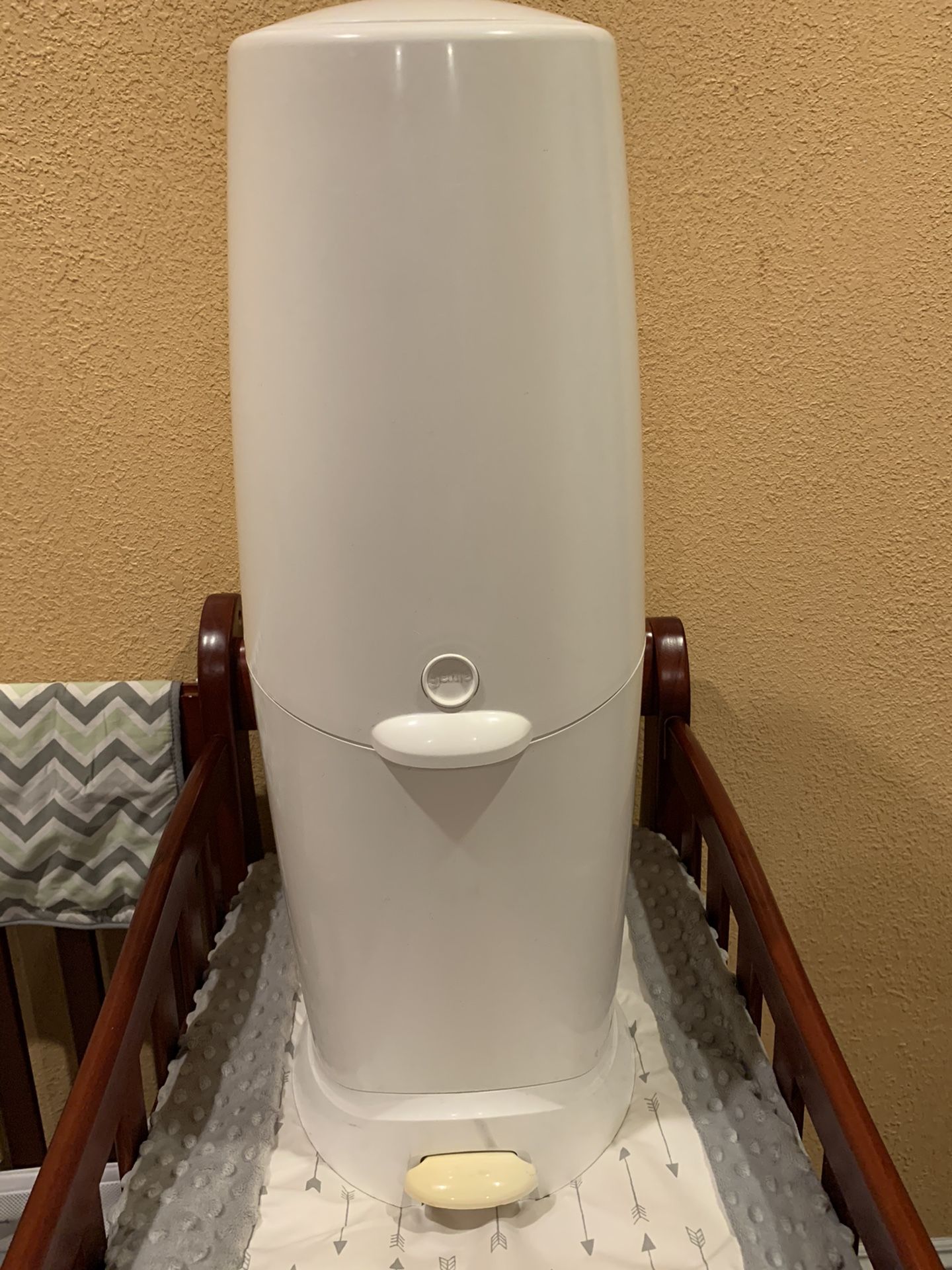 Diaper genie