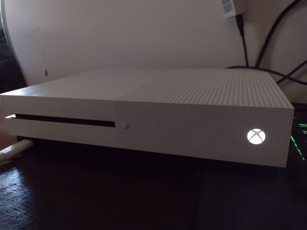 Xbox One S