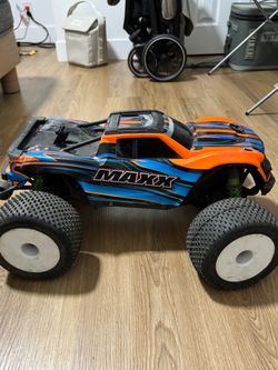 Traxxas Maxx RC Monster Truck