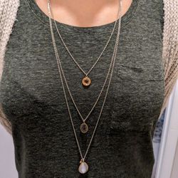 Layered Pendant Necklace 
